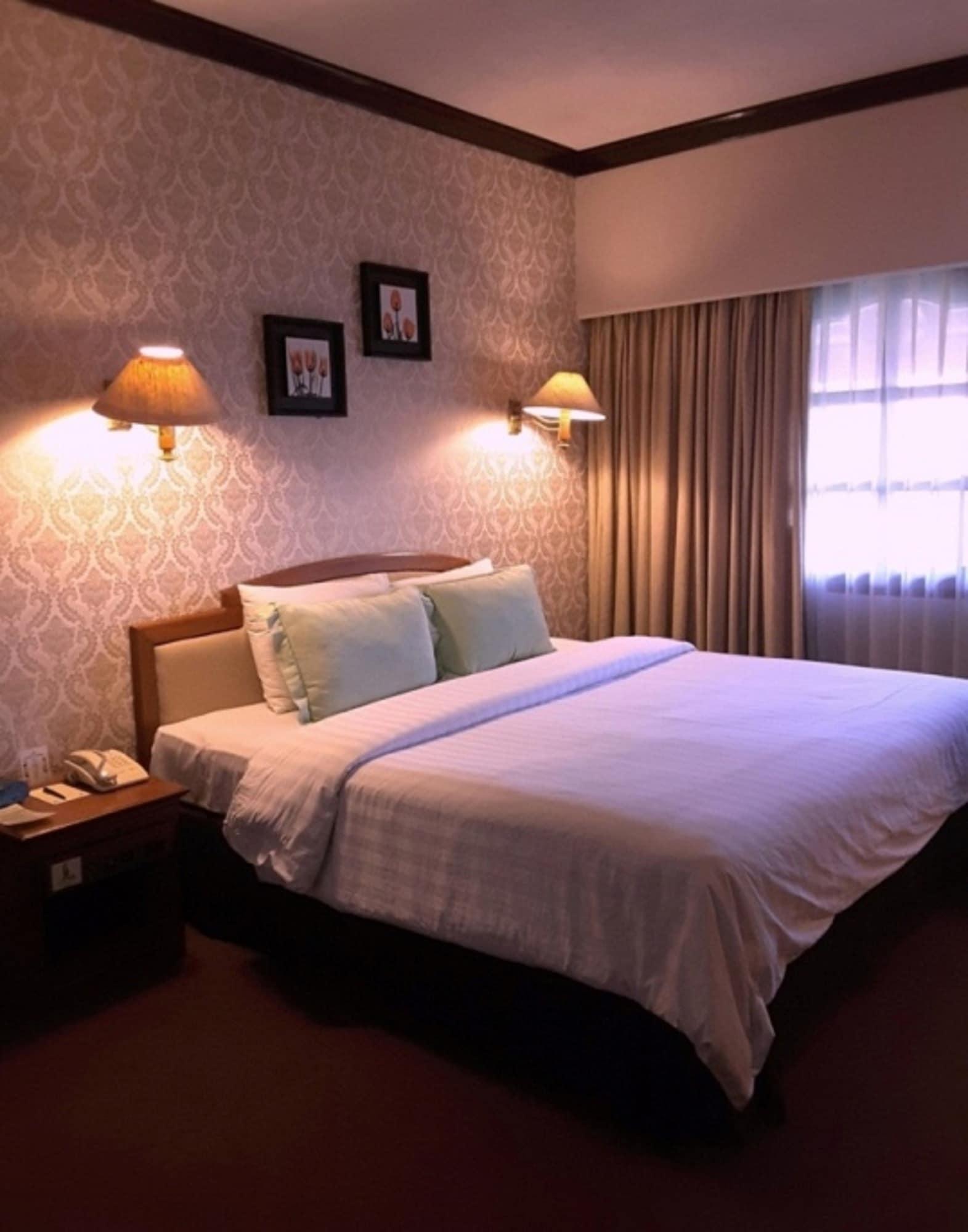 Grand Legi Hotel Mataram Exteriör bild