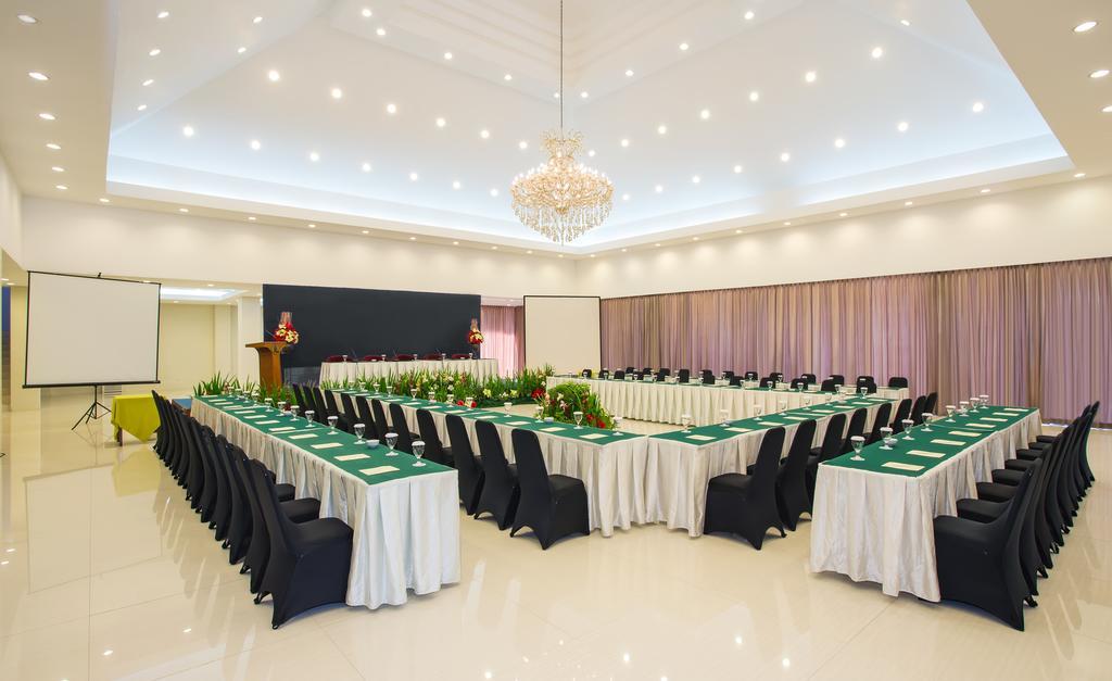 Grand Legi Hotel Mataram Exteriör bild