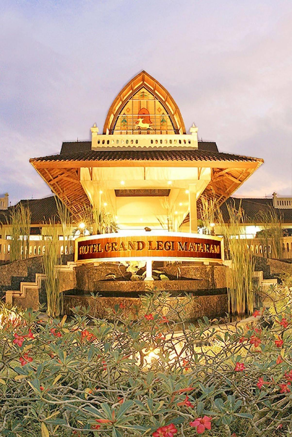 Grand Legi Hotel Mataram Exteriör bild