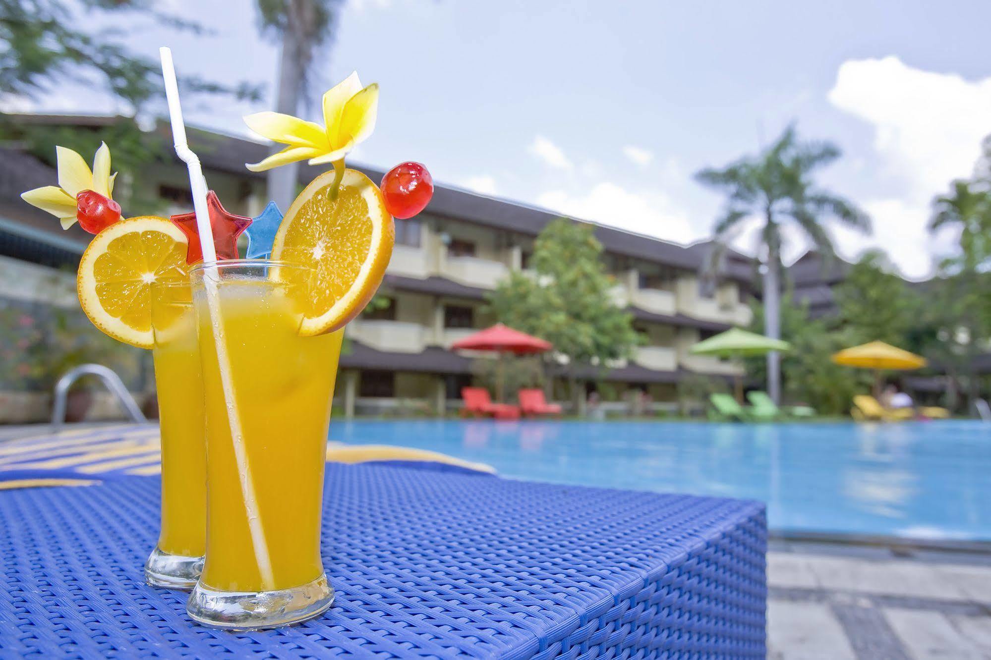 Grand Legi Hotel Mataram Exteriör bild