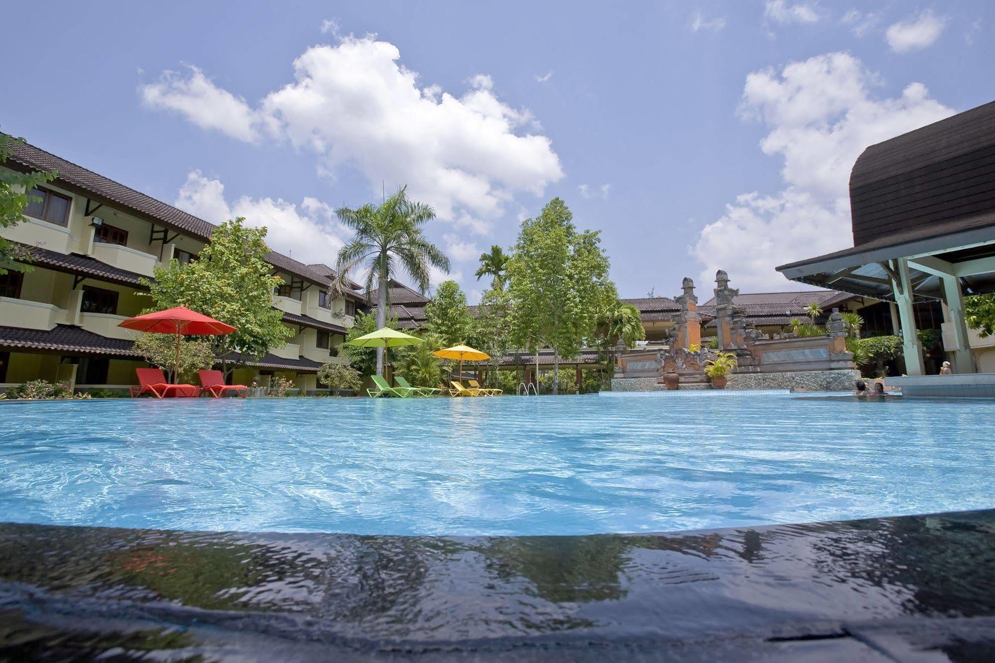 Grand Legi Hotel Mataram Exteriör bild